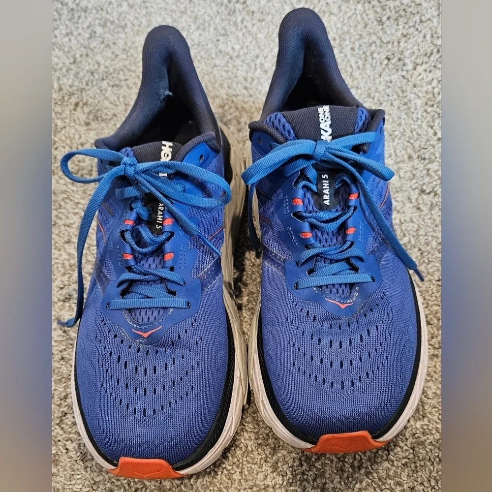 Hoka Arahi 5 size 9D Blue